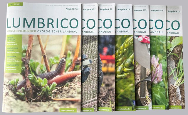Ansicht mehrerer Ausgaben des Fachmagazins LUMBRICO